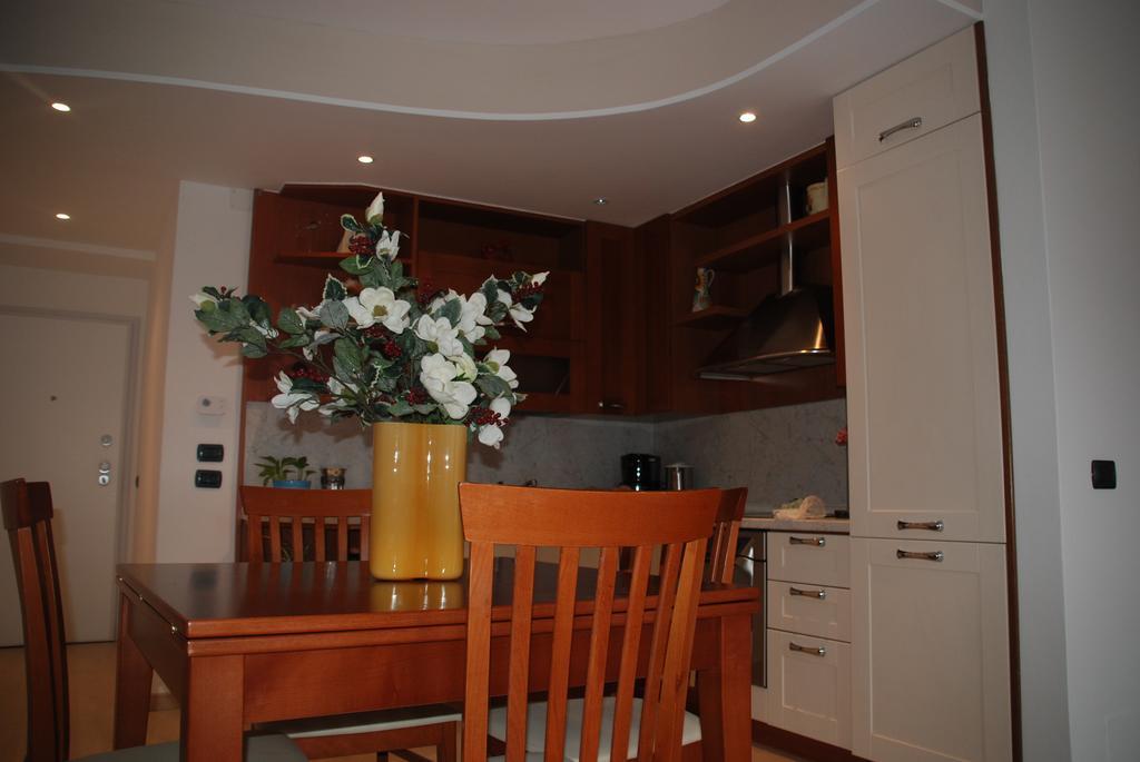 Apartamento Bella Piazza Colico Habitación foto